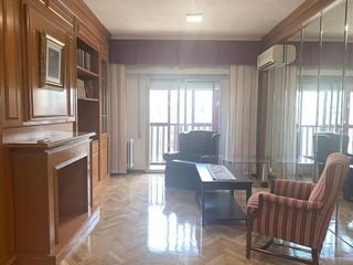 Piso en alquiler en Pacífico en Madrid