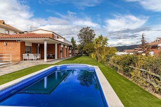 Chalet en venta en Argentona