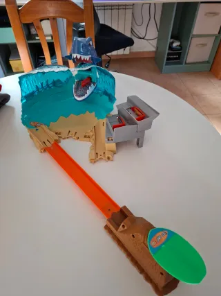 Pista Hot Wheels Tiburón Batalla Playera