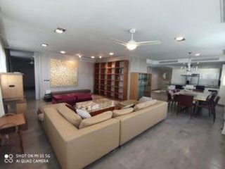 Ático en alquiler en La Buhaira en Sevilla