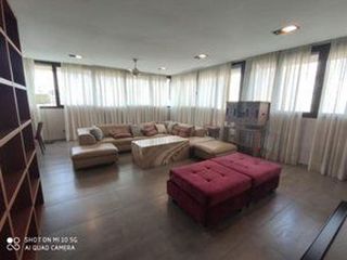 Ático en alquiler en La Buhaira en Sevilla