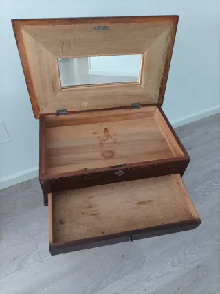 Mueble auxiliar antiguo de madera