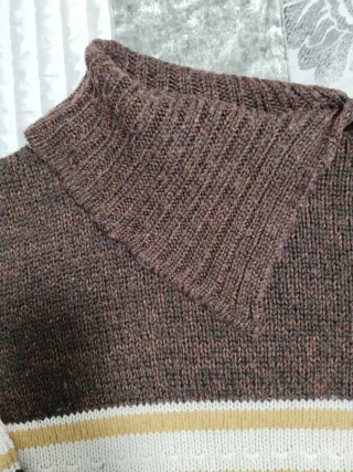 Jersey de chica marrón y beige