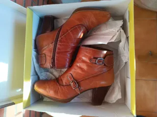 Botines Hispanitas piel marrón talla 38