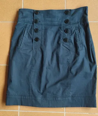 Falda negra talle alto