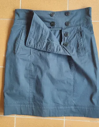 Falda negra talle alto