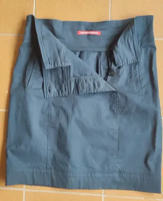 Falda negra talle alto