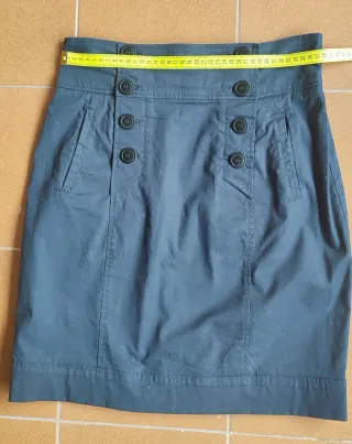 Falda negra talle alto