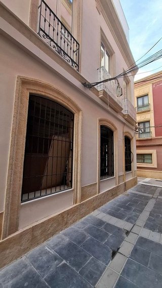 Local comercial en alquiler en Centro en Almería