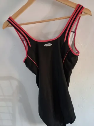 3x2 Bañador Adidas Negro con Detalles Rosas