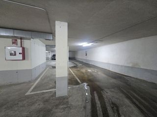 Garaje en venta en Sarria