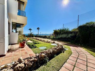 Piso en venta en Puerto de la Duquesa en Manilva