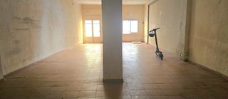 Local comercial en alquiler en El Camp de l'Arpa del Clot en Barcelona