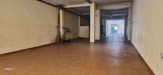 Local comercial en alquiler en El Camp de l'Arpa del Clot en Barcelona