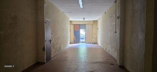 Local comercial en alquiler en El Camp de l'Arpa del Clot en Barcelona