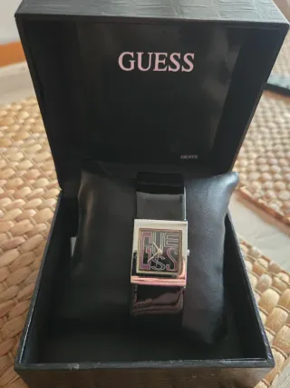 Reloj Guess Negro y Plateado