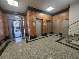 Garaje en venta en Sarria