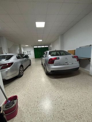 Local comercial en alquiler en Coria del Río