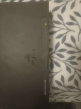 PS4 CUH-1216G Negra con Logo Jordan Dorado