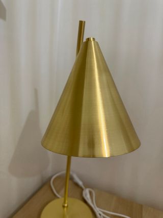 Lámpara de mesa dorada de metal de Sklum