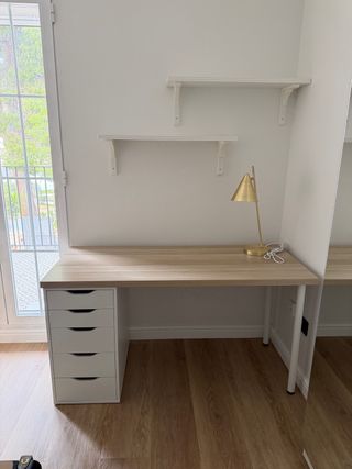 Lámpara de mesa dorada de metal de Sklum