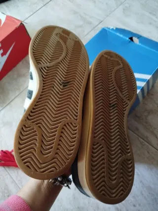 Scarpe Adidas nere bianche