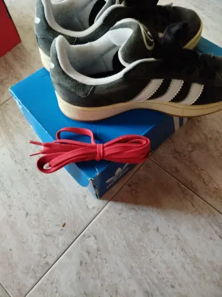 Scarpe Adidas nere bianche