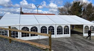 Carpa aluminio 10x30 a estrenar