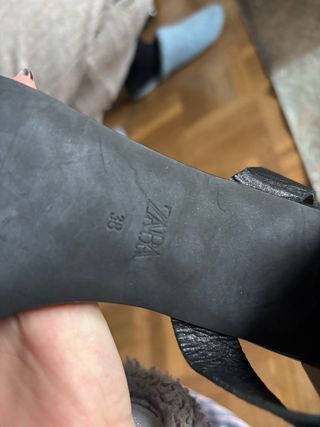 Sandalias Zara de Piel Tacón Bajo
