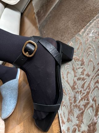 Sandalias Zara de Piel Tacón Bajo