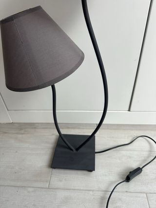 Lámpara de mesa diseño moderno