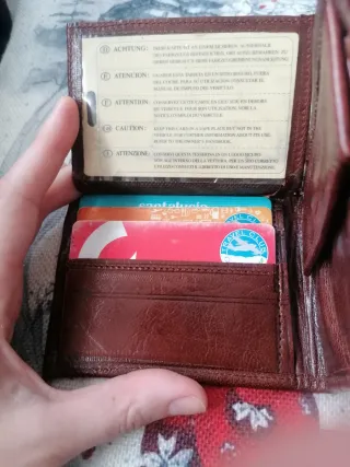 Cartera de piel para hombre.