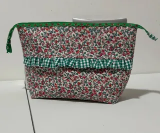 Funda portátil+neceseres(venta juego o por piezas)