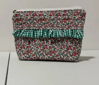 Funda portátil+neceseres(venta juego o por piezas)