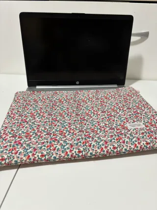 Funda portátil+neceseres(venta juego o por piezas)