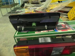 Pilotos Hella para Remolques y Camiones