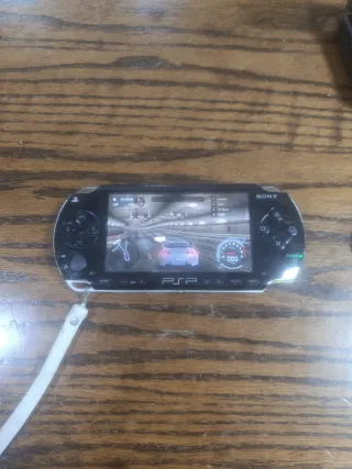 Consola PSP Sony Negra + Cargador