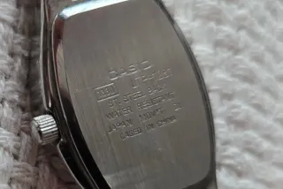 Reloj Casio Mujer Negro y Plateado