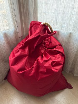 Puf grande rojo con cuerda