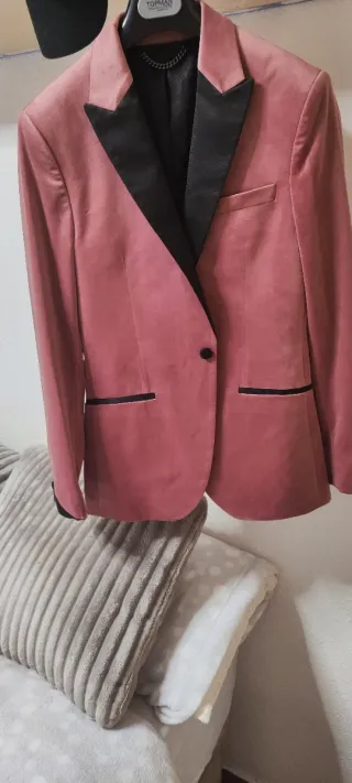 Chaqueta de vestir rosa con solapa negra Talla M