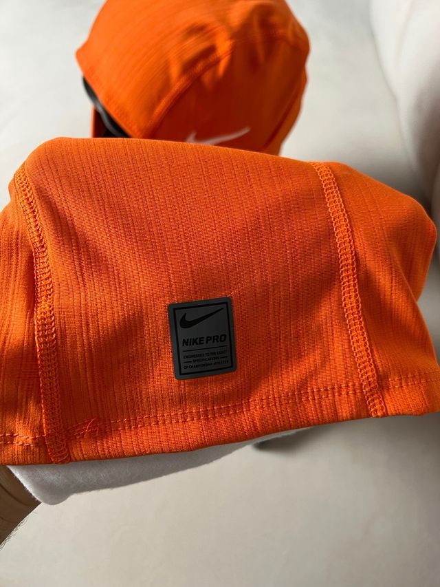 Nike Pro Hyperwarm Hood Naranja