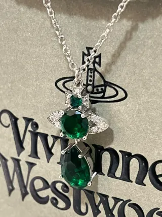 Collar Vivienne Westwood Plata y Verde