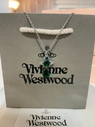 Collar Vivienne Westwood Plata y Verde