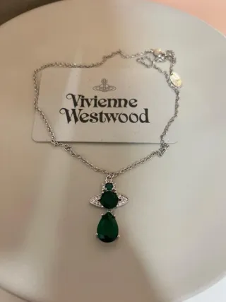 Collar Vivienne Westwood Plata y Verde