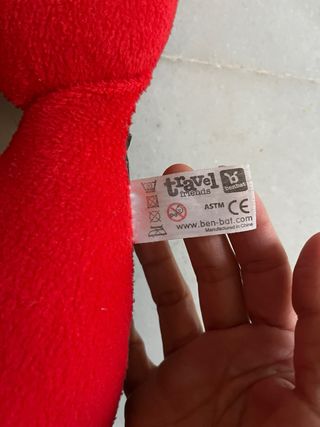 Cojín de viaje rojo