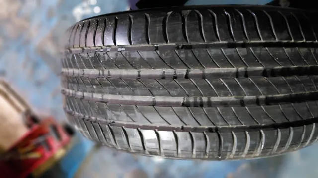 Neumático 225/50/17