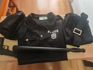 Disfraz Policía Talla M (2 uds) 10€ cada uno