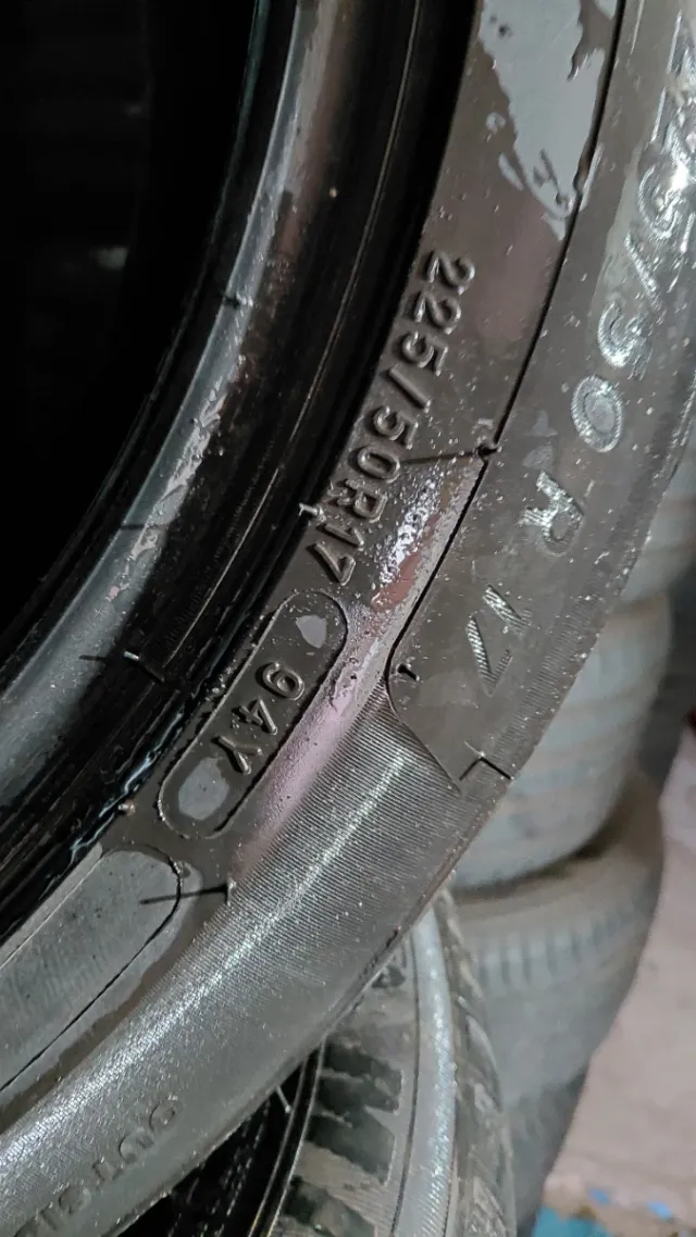 Neumático 225/50/17