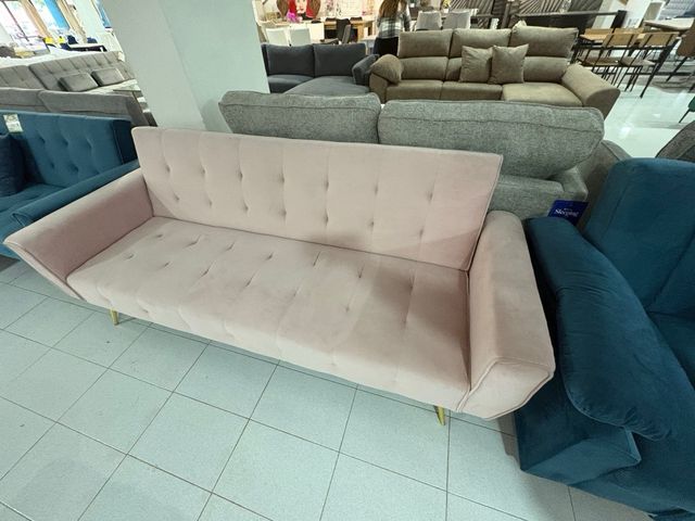 ¡Hermoso Sofá Rosa Terciopelo!