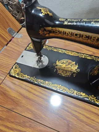Máquina de coser Singer antigua